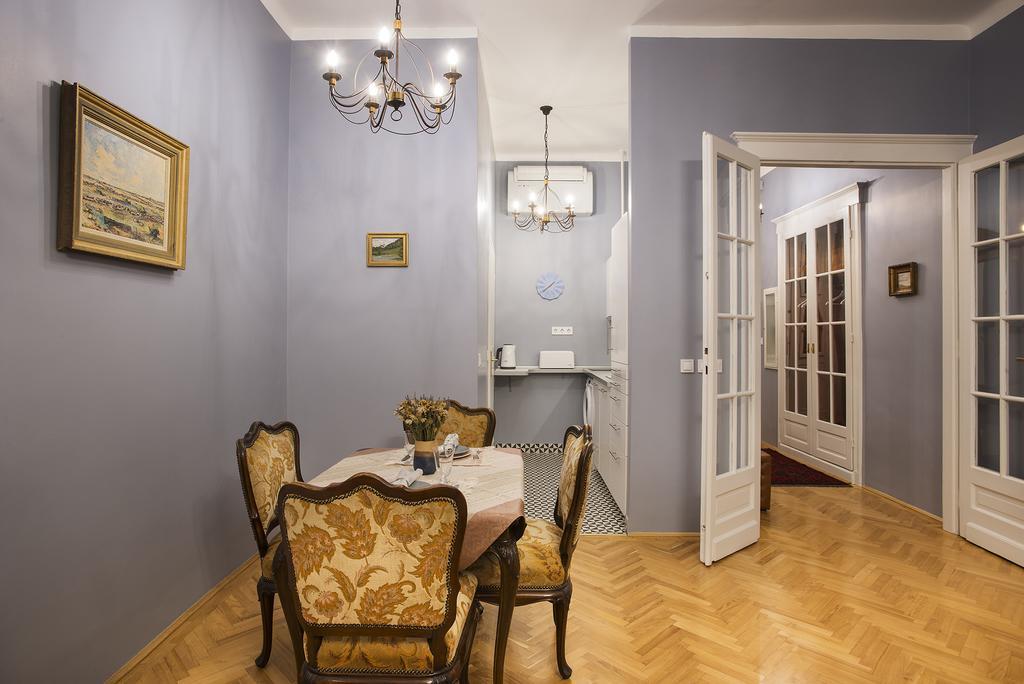 Engel Apartman Boedapest Buitenkant foto
